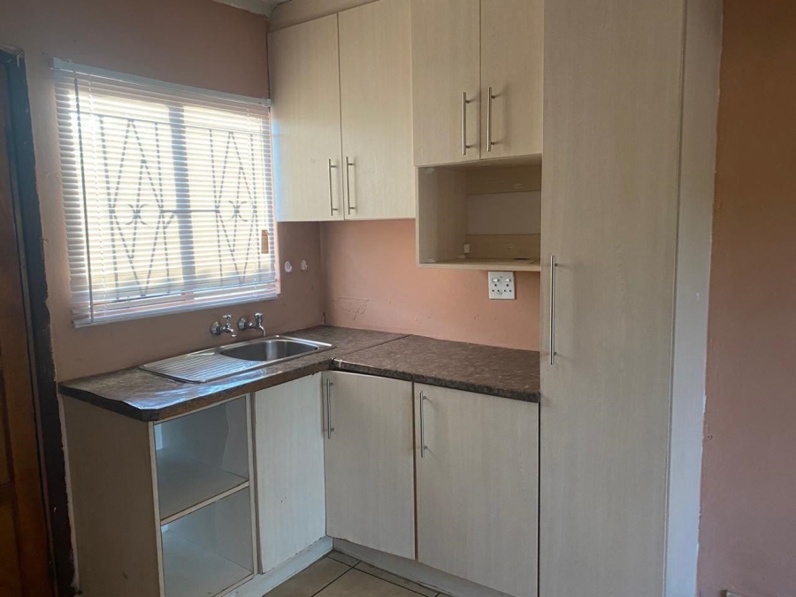 2 Bedroom Property for Sale in Tlhabane North West
